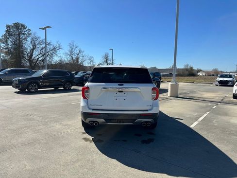 Used 2020 Ford Explorer Platinum w/ Premium Technology Package image 4