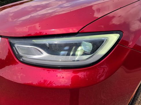 Used 2025 Chrysler Pacifica Select FWD image 10