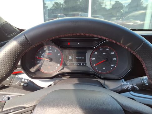 Used 2024 Chevrolet Trax RS FWD image 12