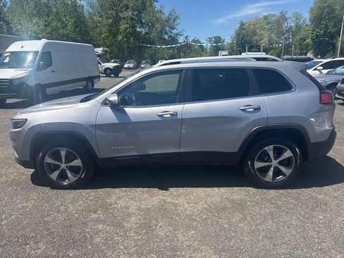 Used 2019 Jeep Cherokee Limited AWD/4WD image 18