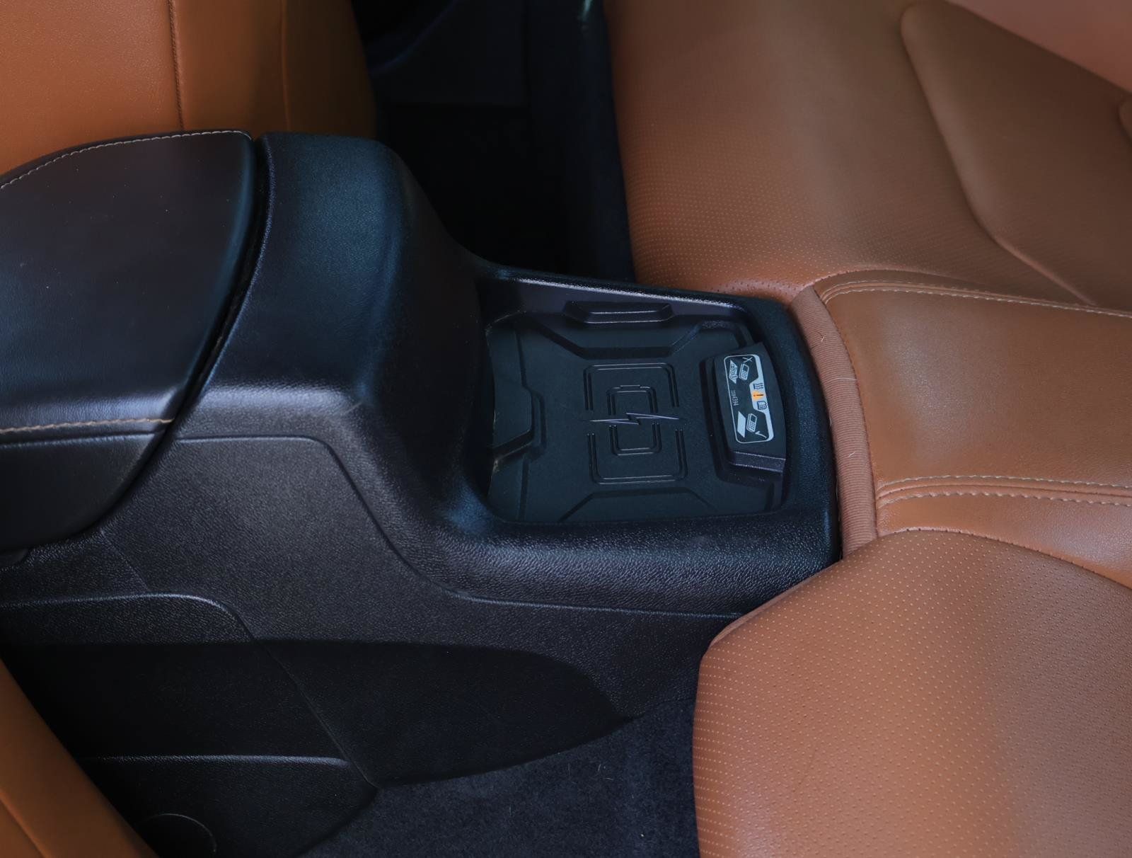 Used 2018 Chevrolet Camaro SS RWD image 12