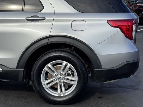 Used 2022 Ford Explorer XLT w/ Equipment Group 202A image 39