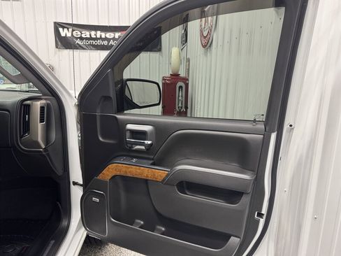 Used 2017 Chevrolet Silverado 1500 High Country image 27