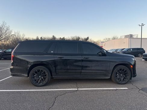 Used 2024 Cadillac Escalade ESV Sport Platinum w/ LPO, ONYX Package image 12