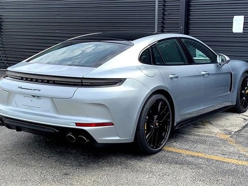 New 2026 Porsche Panamera GTS image 10