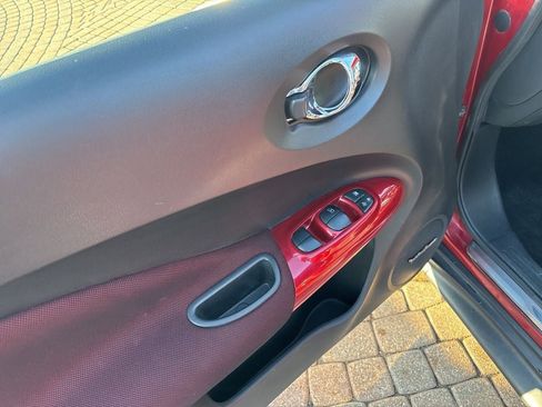 Used 2016 Nissan Juke SL image 12