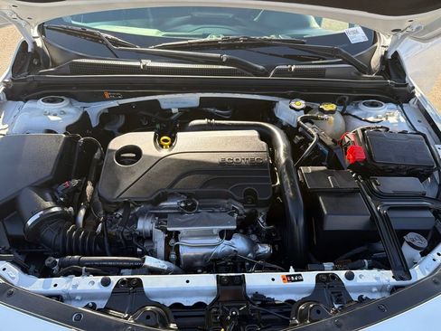 Used 2024 Chevrolet Malibu LT FWD image 14