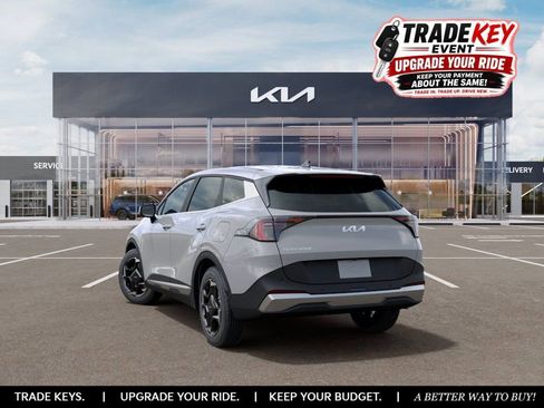 New 2026 Kia Sportage EX FWD image 4