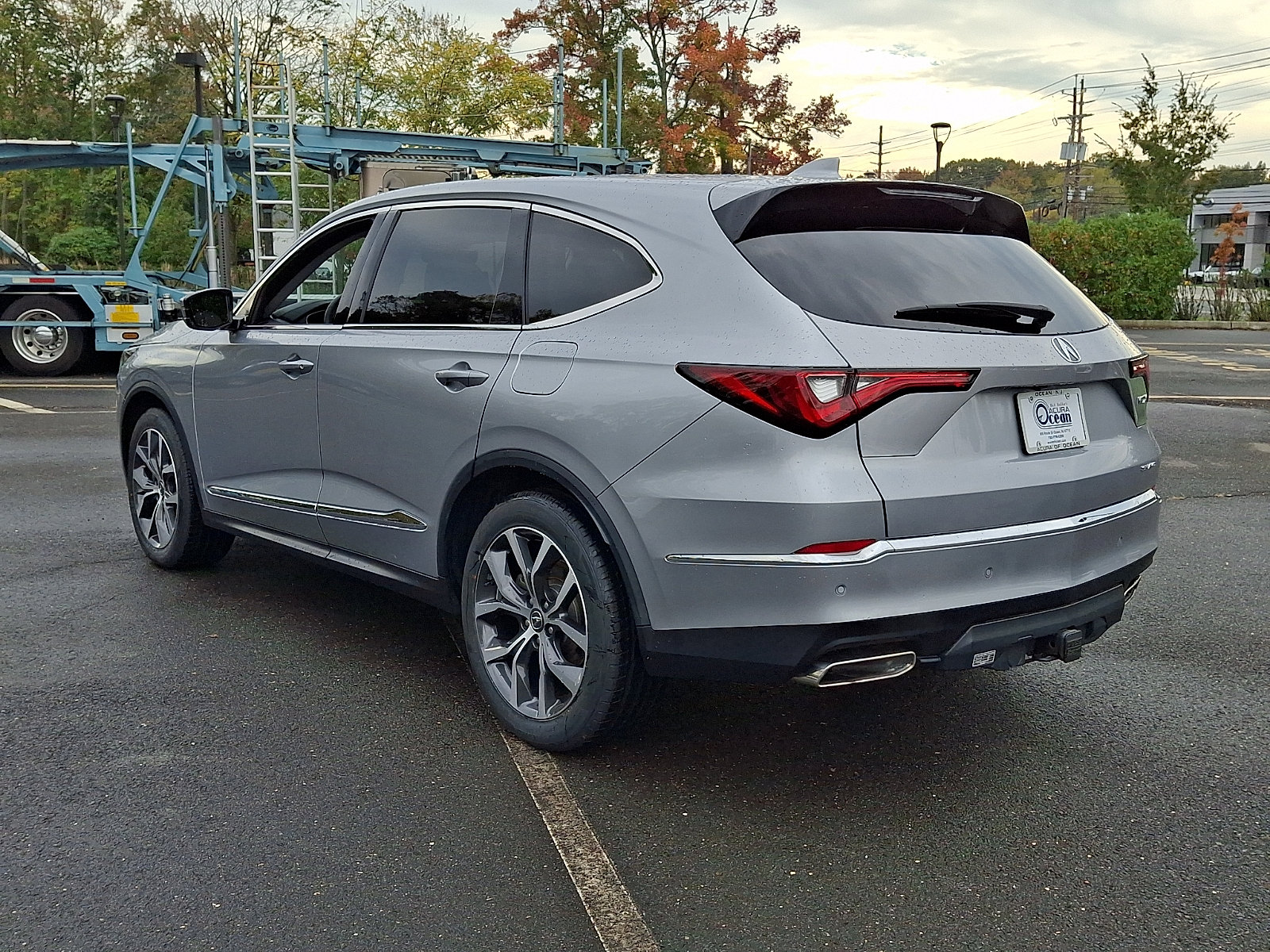 Certified 2024 Acura MDX w/ Technology Package AWD/4WD image 4