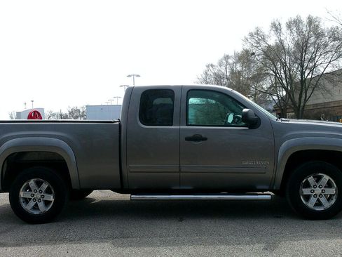 Used 2013 GMC Sierra 1500 SLE w/ Power Tech Package image 8