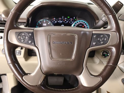 Used 2020 GMC Yukon XL Denali AWD/4WD image 3