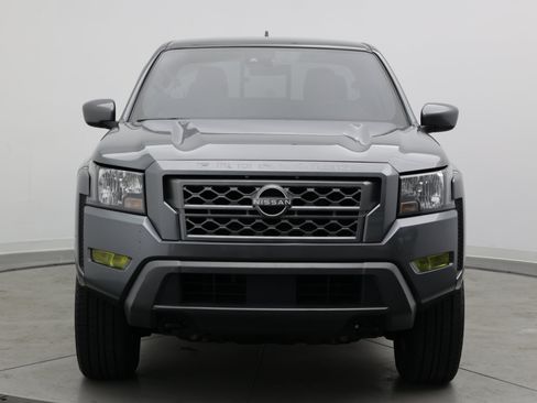 Used 2022 Nissan Frontier SV AWD/4WD image 2