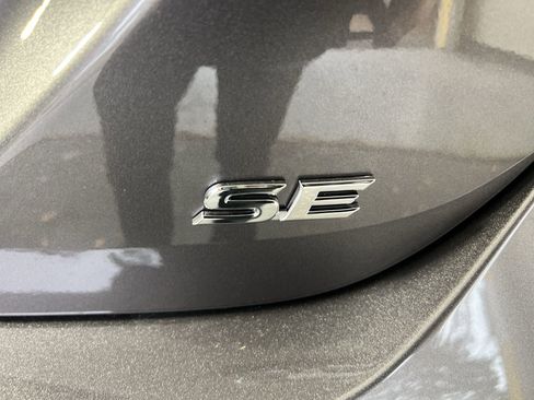 Used 2023 Toyota Camry SE w/ Convenience Package image 6