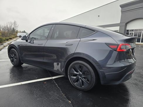 Used 2024 Tesla Model Y Long Range image 10