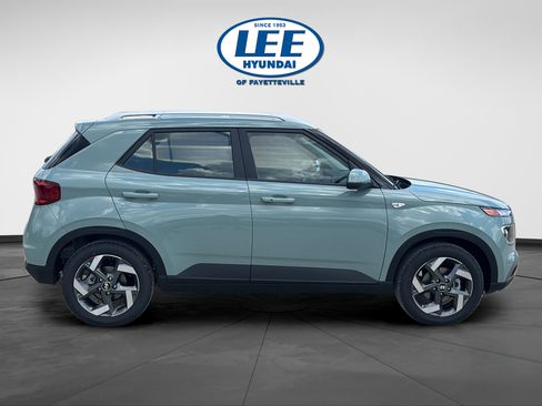New 2026 Hyundai Venue SEL FWD image 2