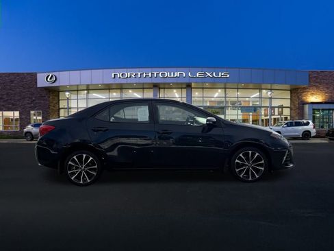 Used 2017 Toyota Corolla SE w/ SE Premium Package image 23