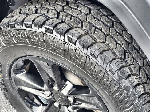 Used 2019 Jeep Wrangler Unlimited Sport image 13