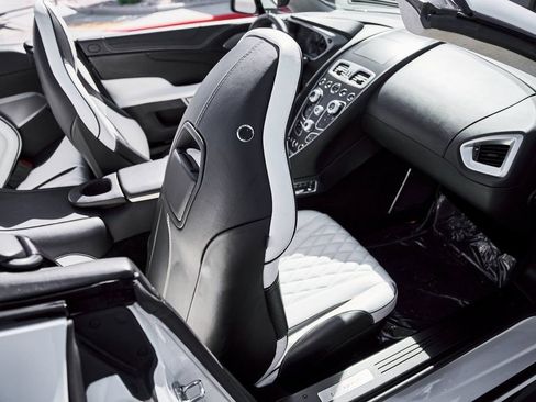 Used 2017 Aston Martin Vanquish S image 49