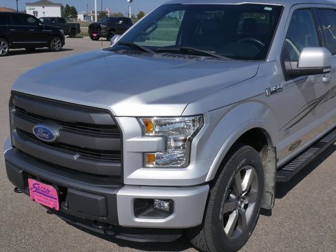 Used 2015 Ford F150 Lariat image 9