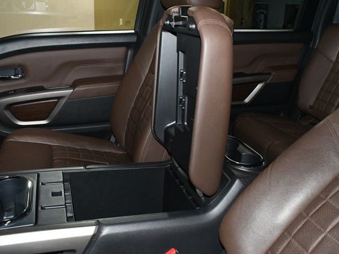 Used 2023 Nissan Titan Platinum Reserve w/ Moonroof Package AWD/4WD image 38