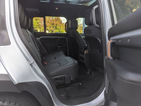 Used 2020 Land Rover Defender 110 X image 38