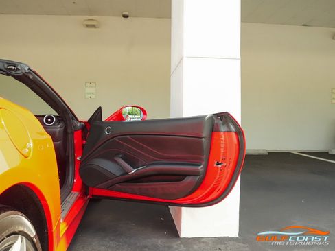 Used 2015 Ferrari California T image 42