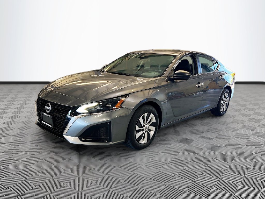 Used 2025 Nissan Altima 2.5 S FWD image 3