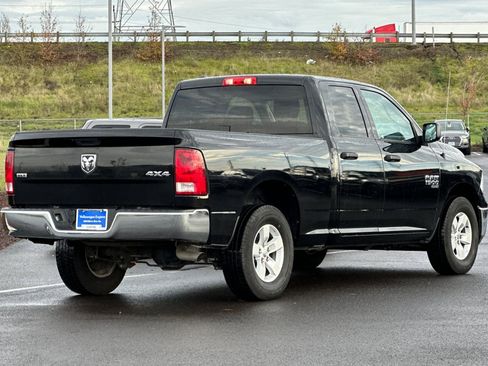 Used 2024 RAM 1500 Classic SLT image 3