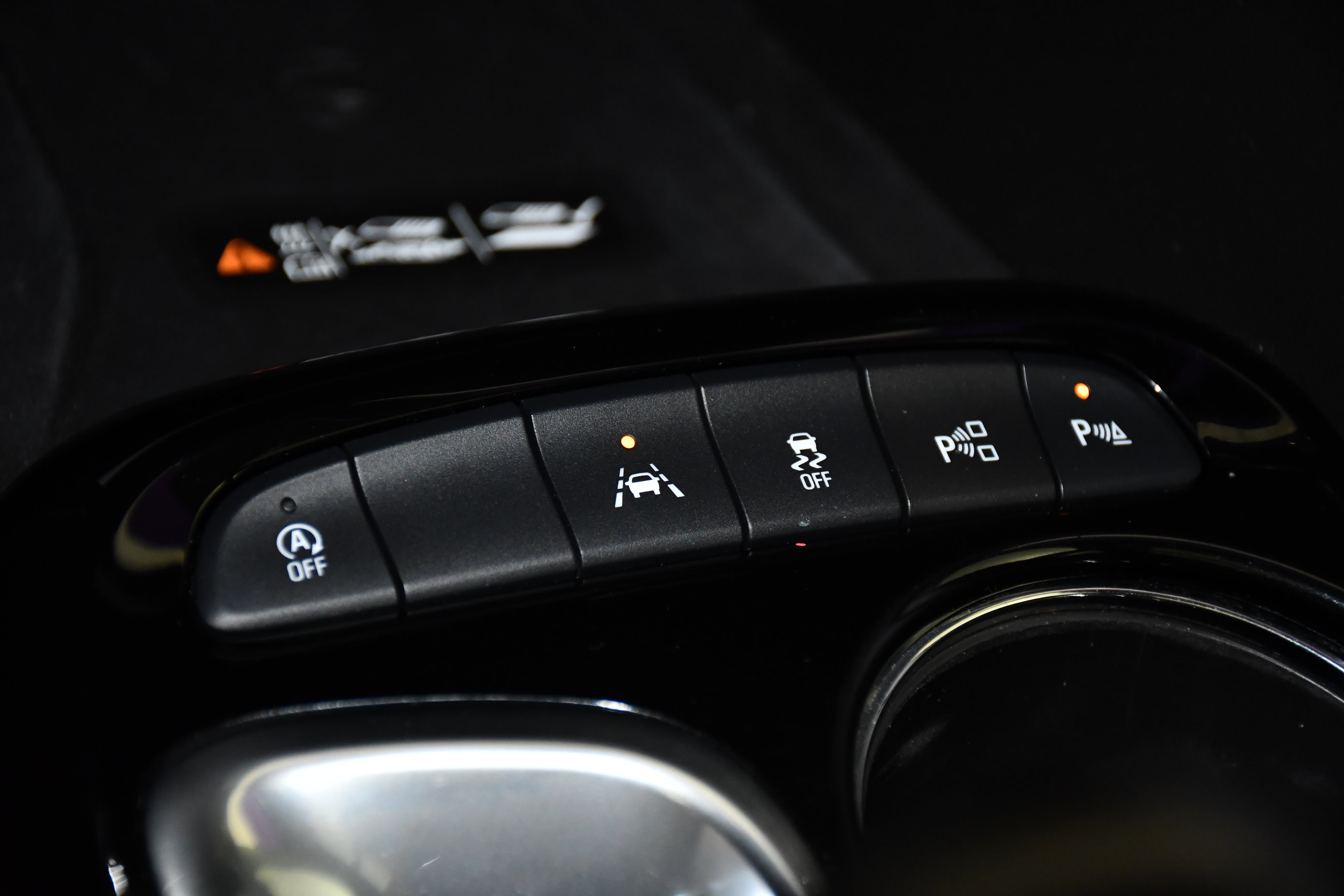 Used 2022 Buick Encore GX Essence w/ Advanced Technology Package FWD image 31