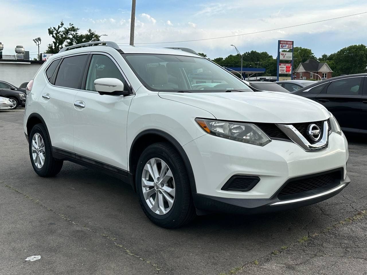 Used 2015 Nissan Rogue SV w/ SV Premium Package FWD image 12
