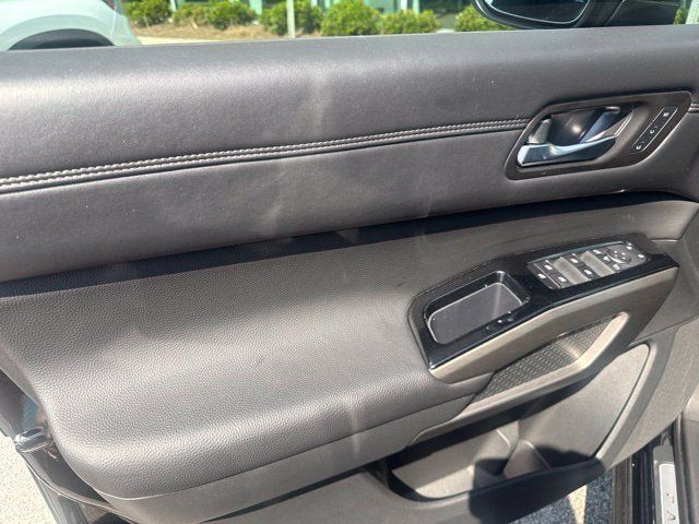Used 2024 Nissan Pathfinder Platinum FWD image 15