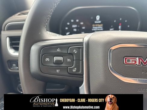 Used 2024 GMC Yukon SLT w/ SLT Luxury Package AWD/4WD image 31