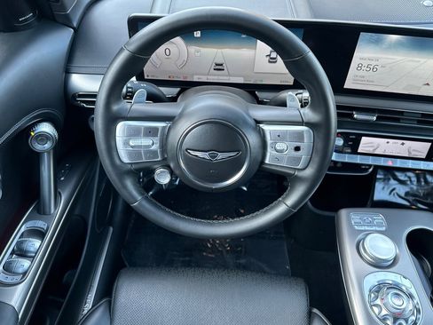 Used 2023 Genesis GV60 Advanced image 15