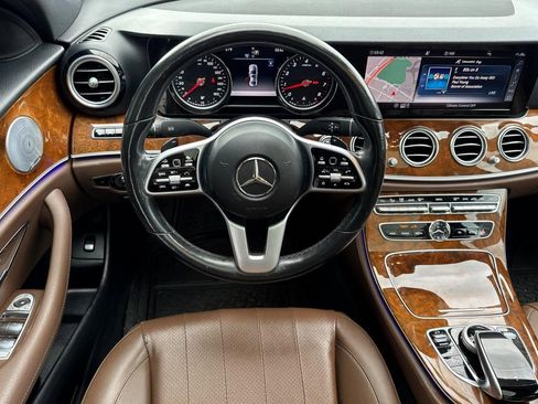 Used 2019 Mercedes-Benz E 300 4MATIC image 29