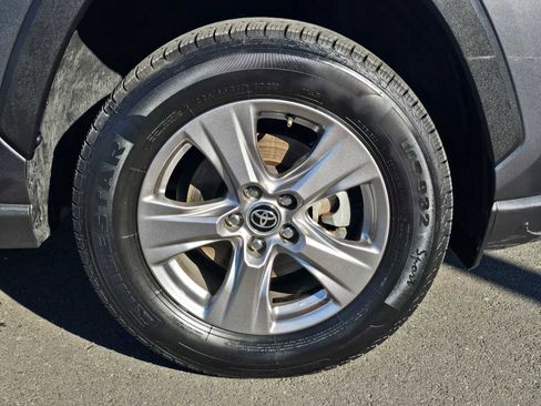 Used 2022 Toyota RAV4 XLE image 9