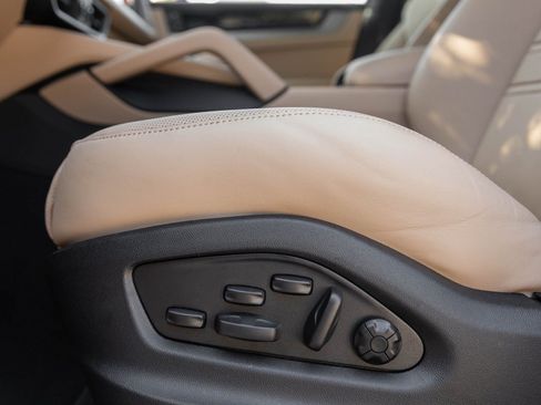 New 2026 Porsche Cayenne Coupe AWD/4WD image 23