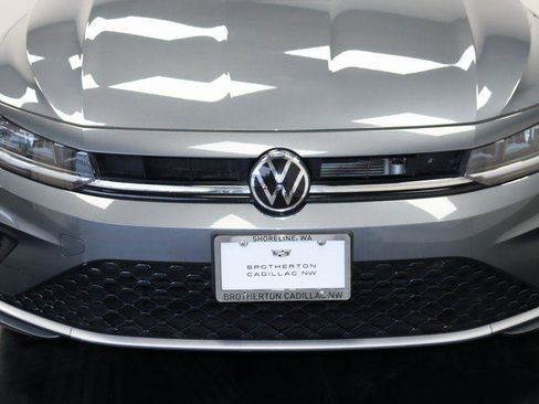 Used 2025 Volkswagen Jetta SE FWD image 11