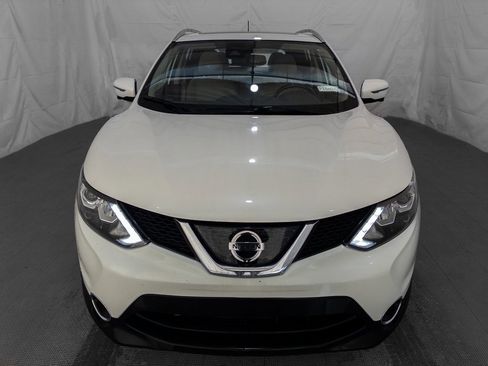 Used 2019 Nissan Rogue Sport SL w/ Premium Package image 2