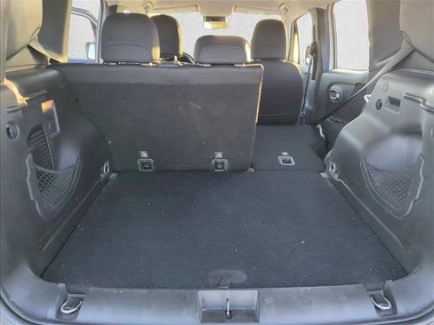 Used 2018 Jeep Renegade Latitude w/ Cold Weather Group image 24