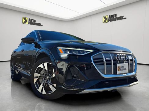 Used 2022 Audi e-tron Premium Plus w/ Premium Plus Package image 1