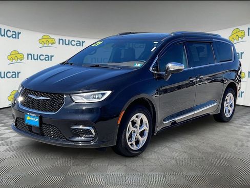 Used 2021 Chrysler Pacifica Limited AWD/4WD image 3