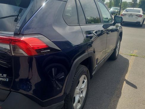 Used 2020 Toyota RAV4 XLE w/ Convenience Package AWD/4WD image 8