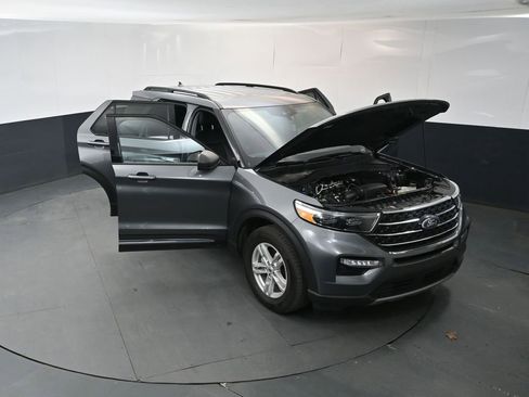 Used 2024 Ford Explorer XLT w/ Equipment Group 202A AWD/4WD image 17