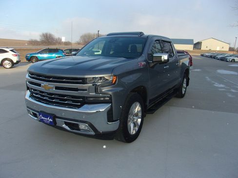 Used 2022 Chevrolet Silverado 1500 LTZ w/ Technology Package image 7