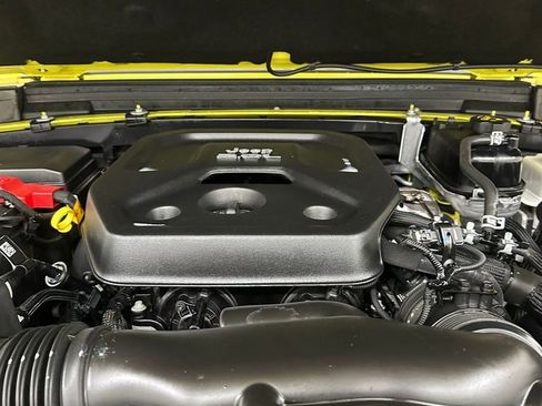 Used 2023 Jeep Wrangler Unlimited Sahara w/ Cold Weather Group image 7