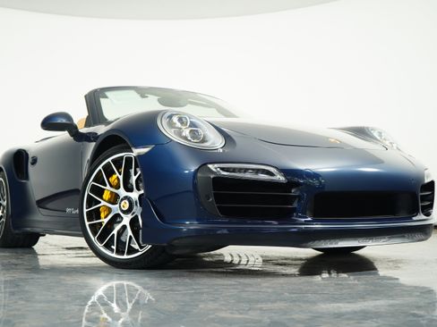 Used 2016 Porsche 911 Turbo S image 5