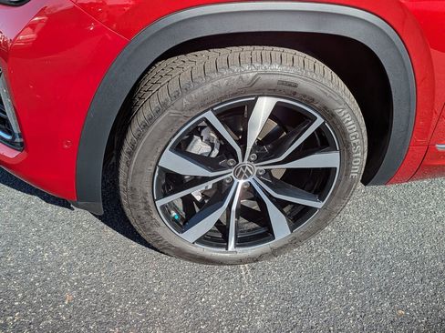 Used 2025 Volkswagen Atlas SEL Premium R-Line image 12