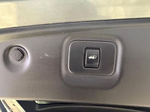 Used 2020 Nissan Pathfinder Platinum image 50