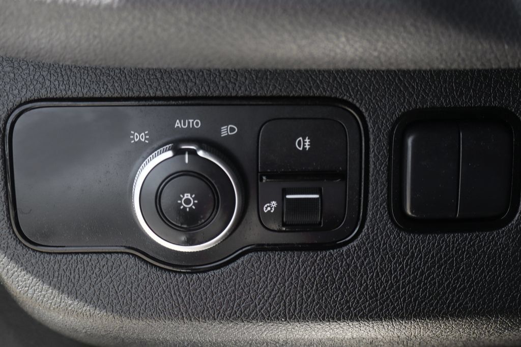 Used 2020 Mercedes-Benz Sprinter 2500 image 25
