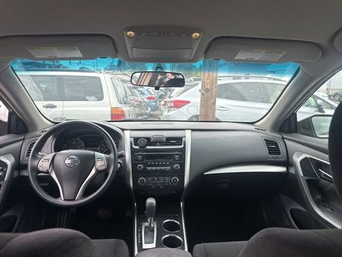 Used 2013 Nissan Altima 2.5 S FWD image 12